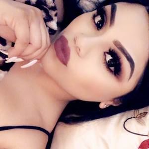 Meet your Posher, Ena